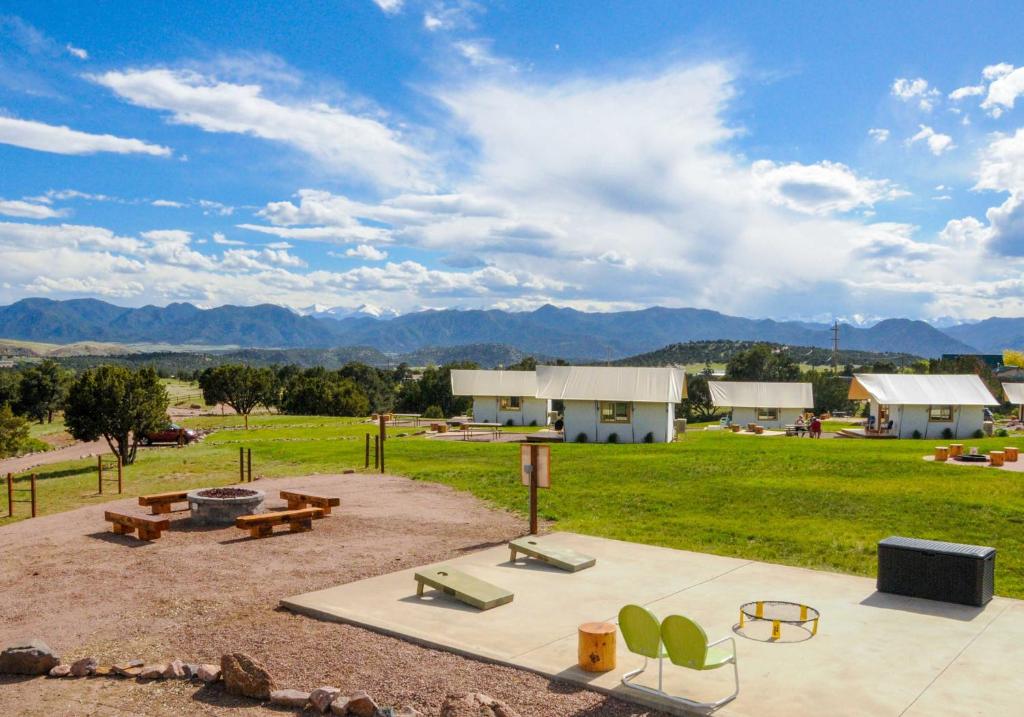 Royal Gorge Cabins photo