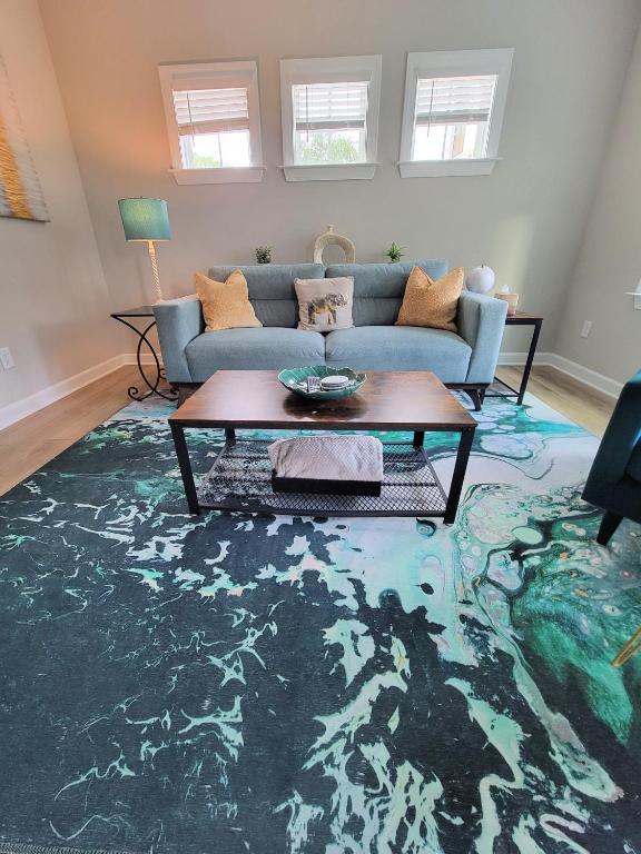 Pet Friendly House with Private Parking & Patio in Downtown Wilmington