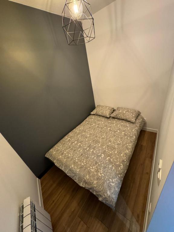 Chicago Apartment - 7