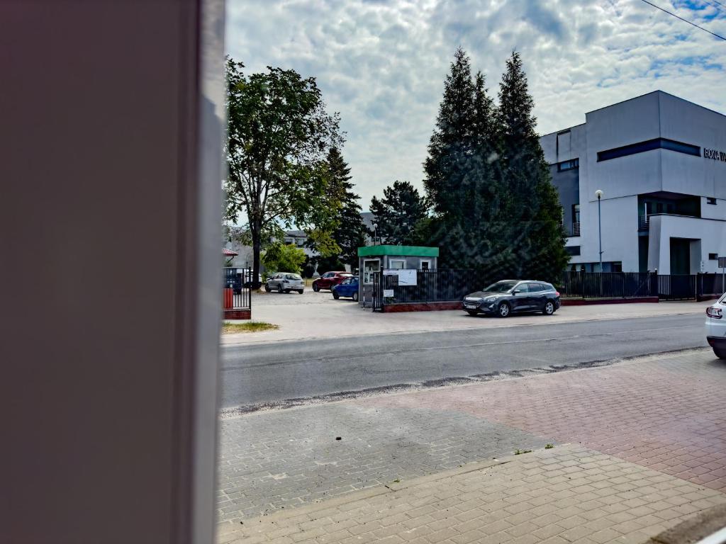Apartament 4 osobowy obok Szpitala Brzeziny 2 pokoje Prywatna łazienka i kuchnia 32m2 - Habitación Cuádruple