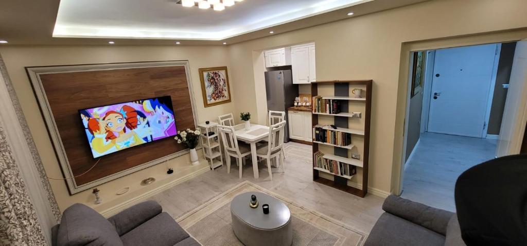 TV tai viihdekeskus majoituspaikassa New Bazar Luxury Apartment