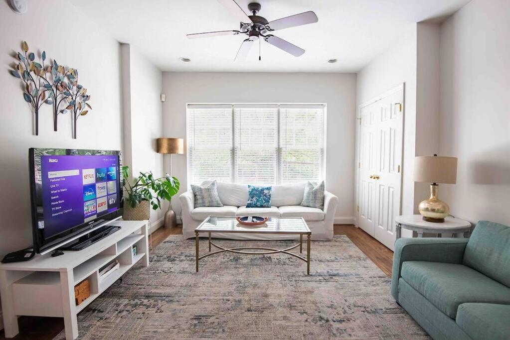 Highlands Condo in the Heart of Southside, Birmingham Precios