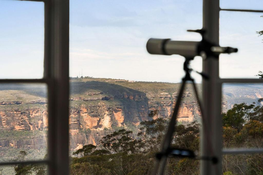 uma vista do Grand Canyon a partir de uma câmara em Blue Mountains Bliss em Leura