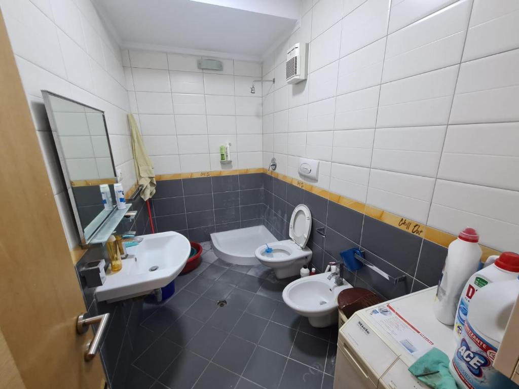 Tirana Luxury Apartament - Image 8