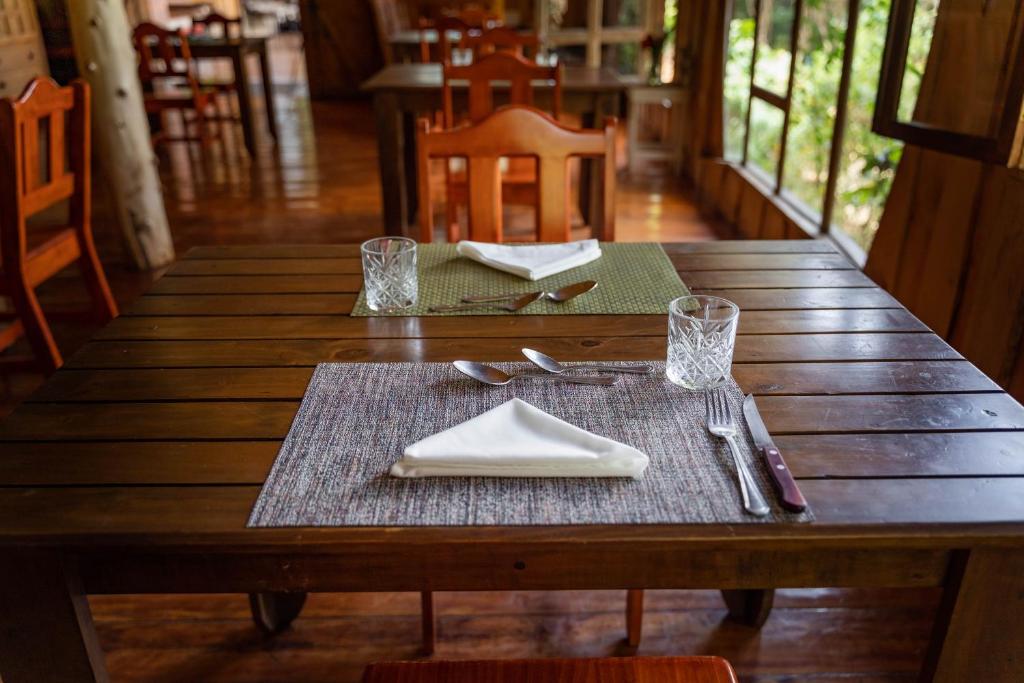 Restaurace v ubytování Cedrela Eco-Lodge & Restaurante