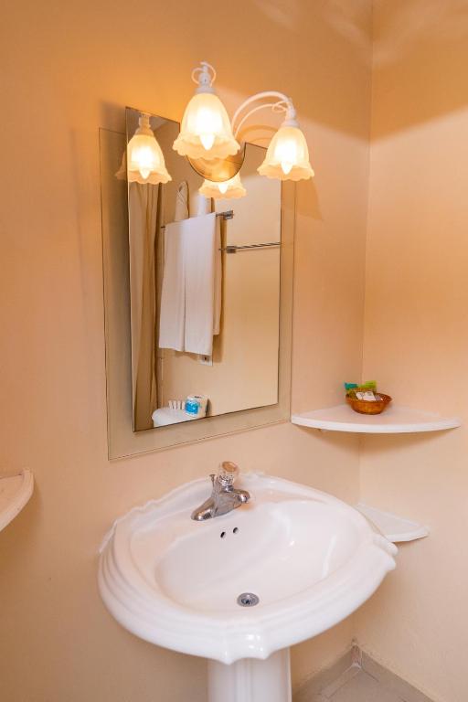 Vannituba majutusasutuses Franklyn D Resort & Spa All Inclusive