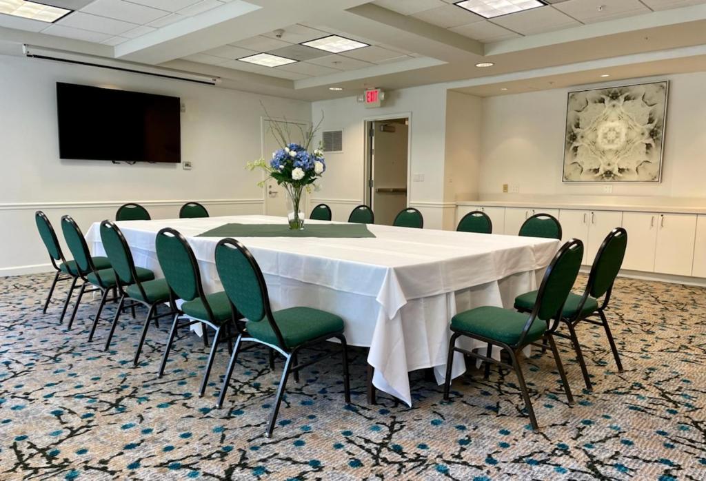 Der Geschäftsbereich oder Konferenzraum in der Unterkunft Hilton Garden Inn Calabasas