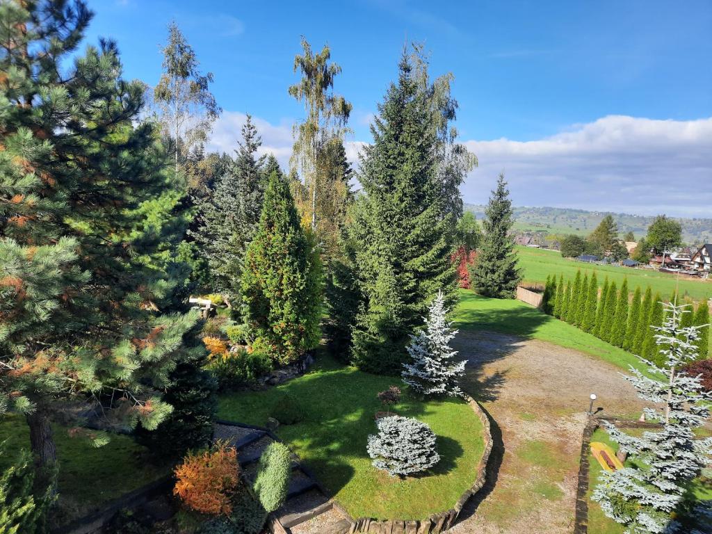 an aerial view of a garden with trees at Willa Marta M Sauna Jacuzzi in Zakopane