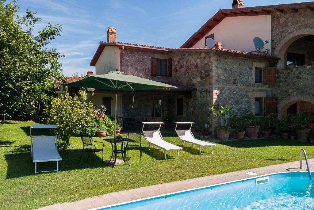 The swimming pool at or close to Fattoria dei Cavalieri