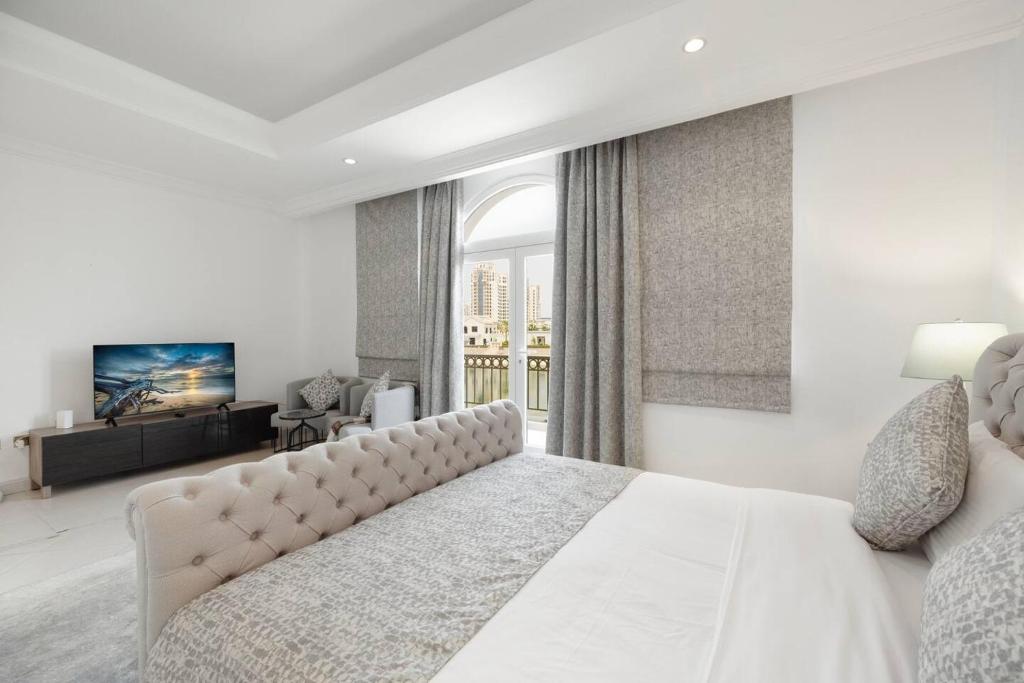 Fotografie z fotogalerie ubytování 6 Bedroom Modern Luxury Villa In Palm Jumeirah v Dubaji