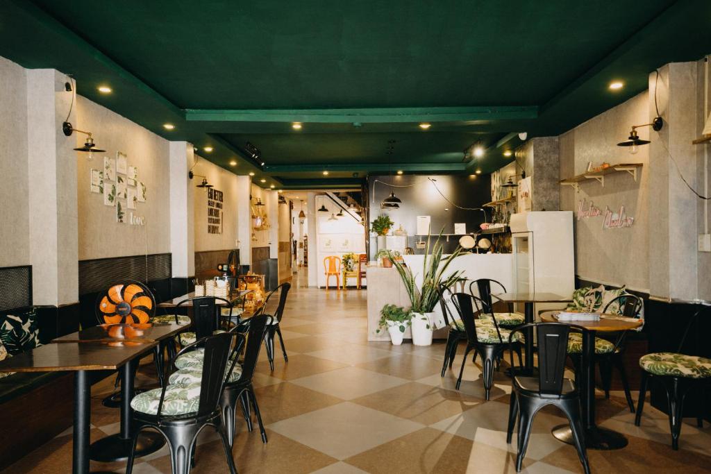 Restaurace v ubytování HY Local Budget Hotel - 5 mins walk to Hoi An Ancient Town