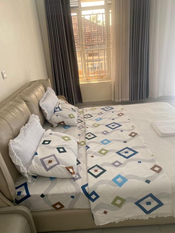 NYARUTARAMA APARTMENTS - Habitación Doble Con Balcón