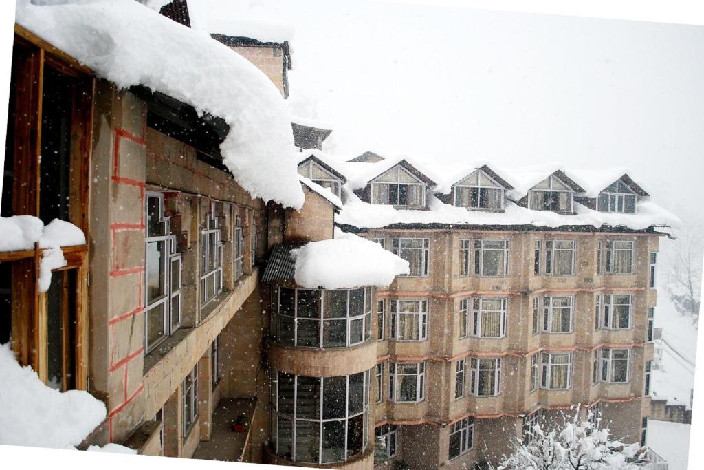 Bravia Hotel Manali Inn v zimě