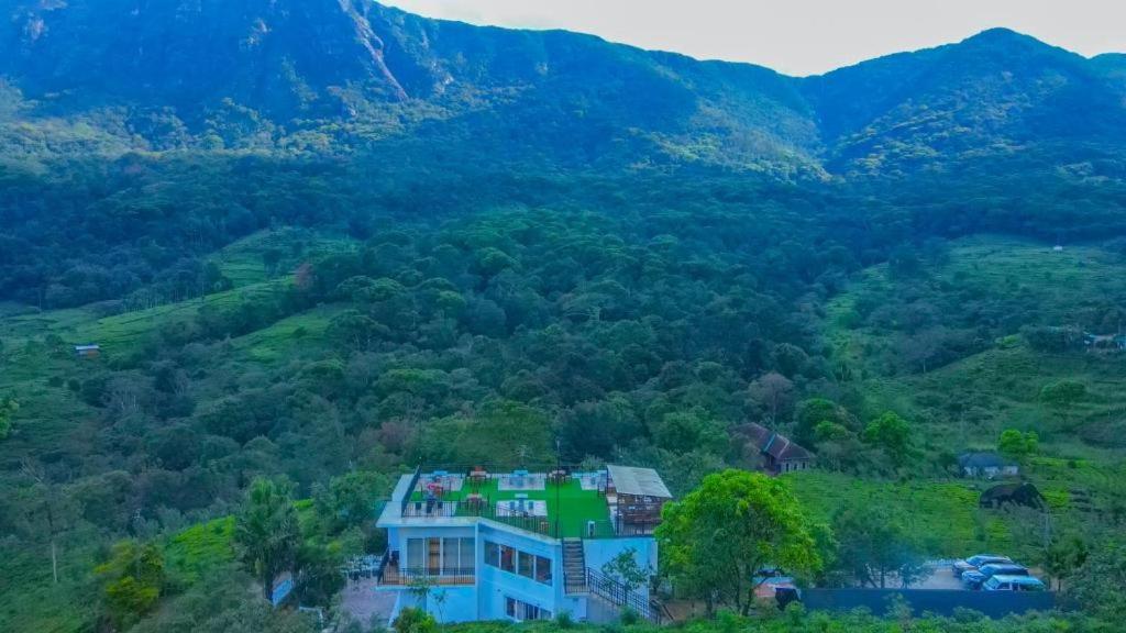Una vista aérea de Sinharaja Tea Garden Hotel