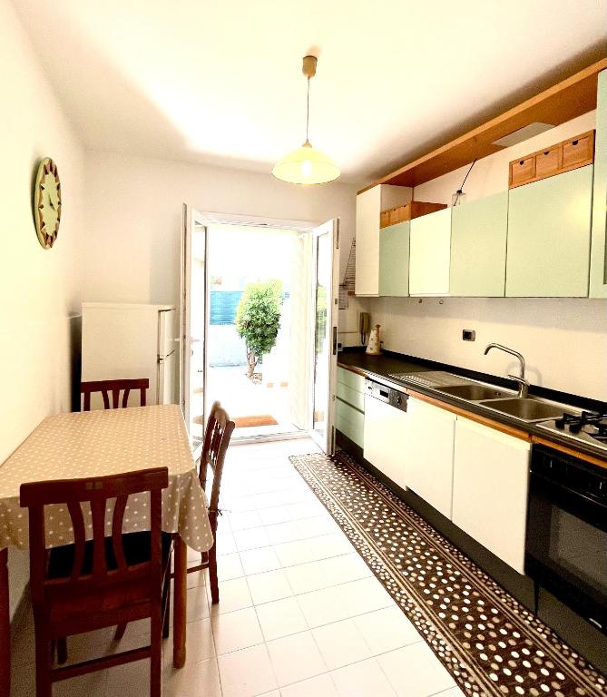 Villetta Sofia - 800m dal mare - Twee Slaapkamers Huis