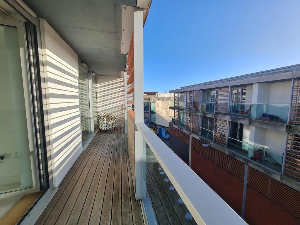 Balkoni atau teres di The Quad City Centre Apartment
