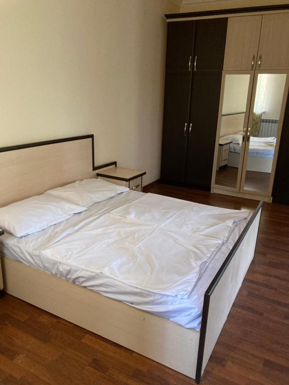 Green Garden Guest House - Large Double Room