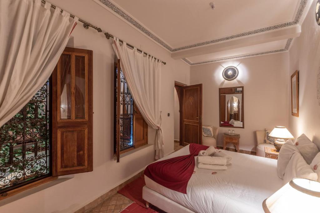 Postel nebo postele na pokoji v ubytování Riad Anais Marrakech