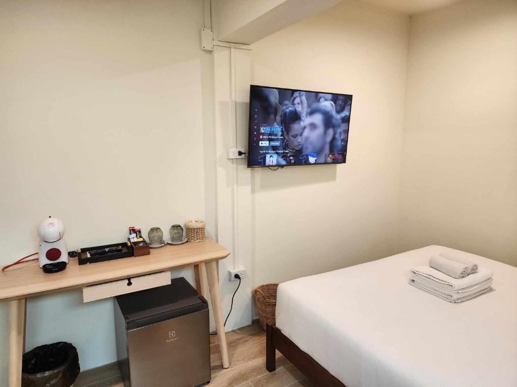 TV a/nebo společenská místnost v ubytování Canal View Lo-ha guest house, Contactless Check-in
