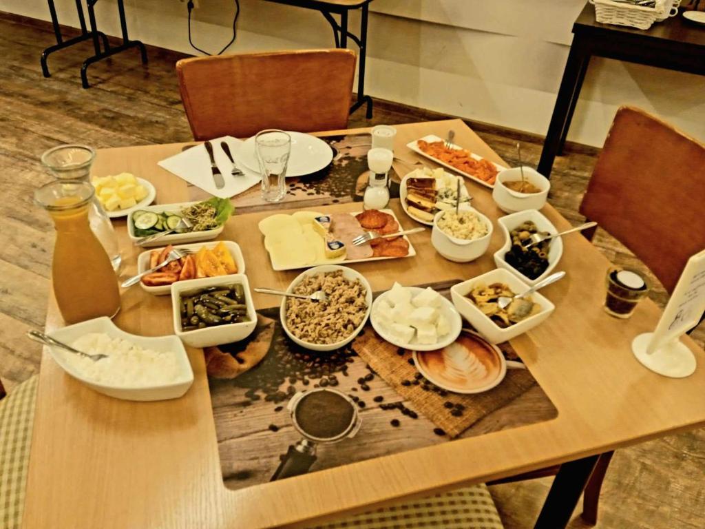 Jedlo v ubytovaní bed & breakfast alebo blízkom okolí