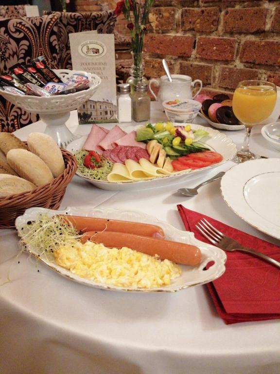 Palac Biedrusko - Resim 17