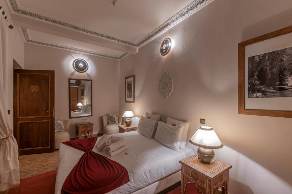 Postel nebo postele na pokoji v ubytování Riad Anais Marrakech