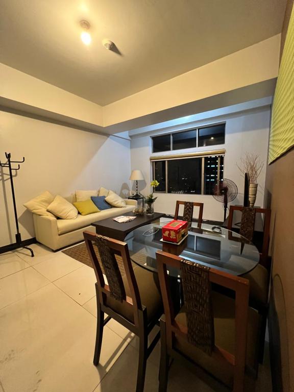 Cozy & Spacious 3BR unit in Manhattan Parkview Tower2, Manila (updated prices 2024)