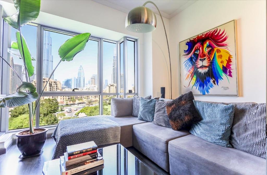 Posezení v ubytování Elite LUX Holiday Homes - Luxe 2BR Stunning Burj Khalifa View Downtown Dubai