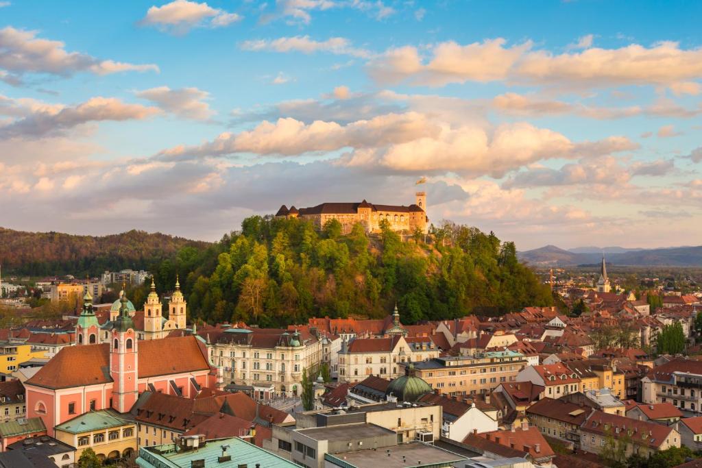 Splošen pogled na gorovje oz. razgled na gore, ki ga ponuja hotel