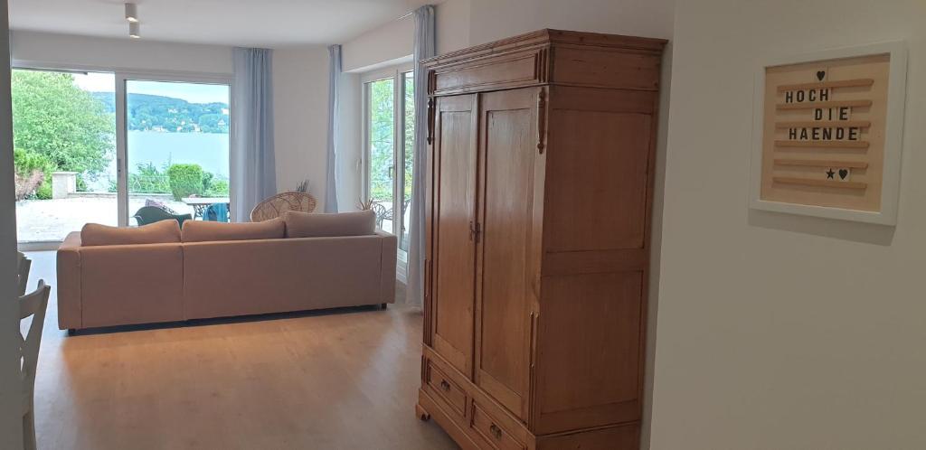 Posezení v ubytování Starnberger Traum mit eigenem Steg