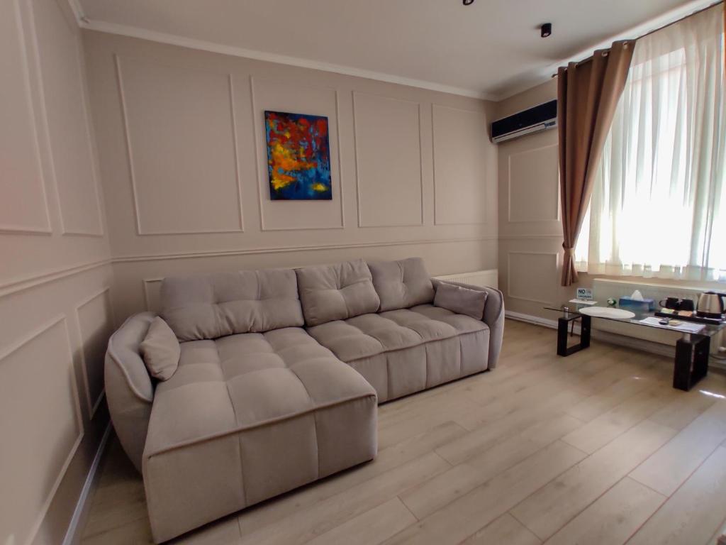 VIP Hotel - King Suite