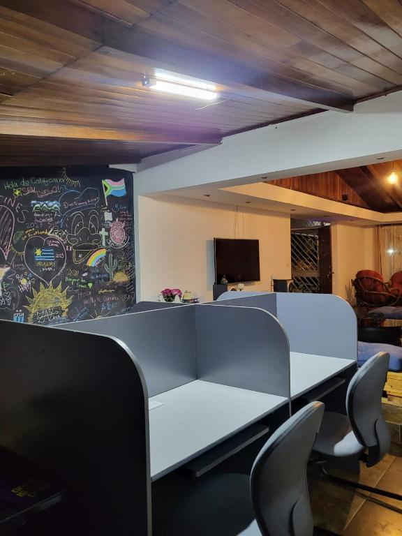 TV a/nebo společenská místnost v ubytování Eco Stay Hostel