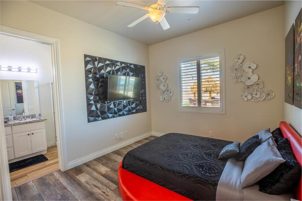 Foto sihtkohas Henderson asuva majutusasutuse 3400 SqFt House W/40Ft Heated Pool/Spa- Strip View galeriist