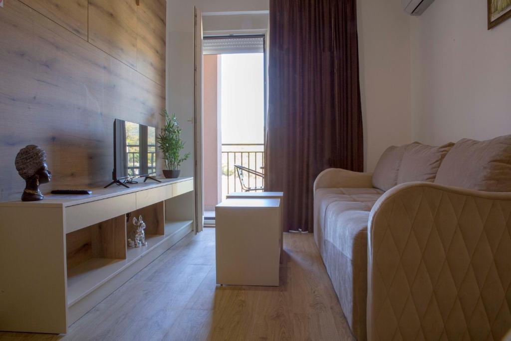 Apart Hotel Gondola Kolasin - Apartment With Balcony