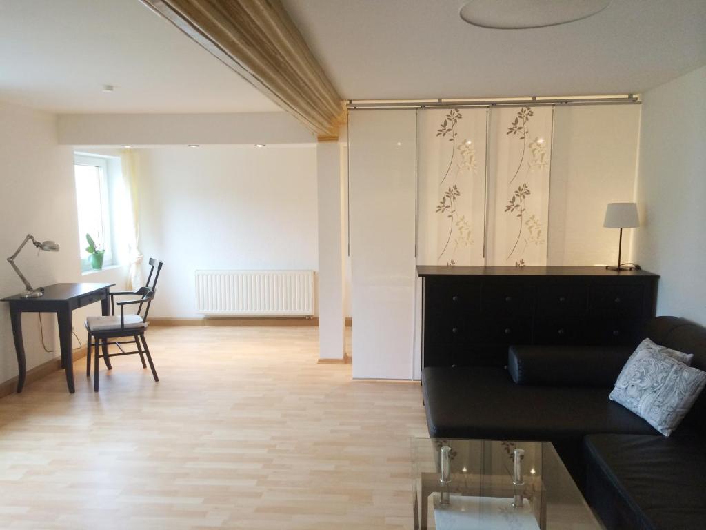 Setusvæði á 3 Seiten Ferienwohnung