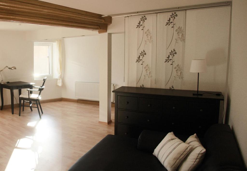 Setusvæði á 3 Seiten Ferienwohnung
