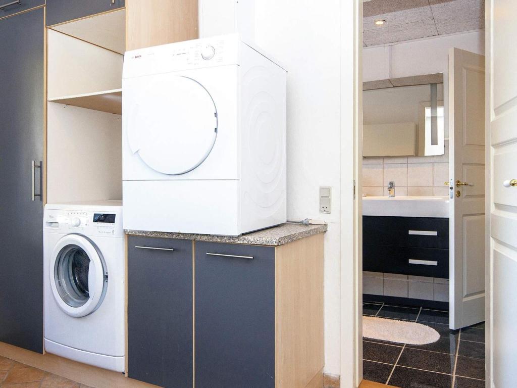 Kuchyň nebo kuchyňský kout v ubytování Holiday home Haderslev XXV