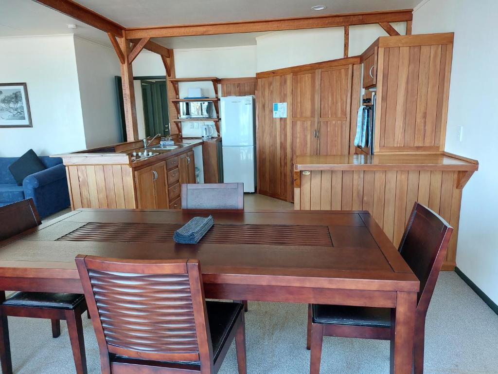 Kuchyň nebo kuchyňský kout v ubytování Edgewater Motel