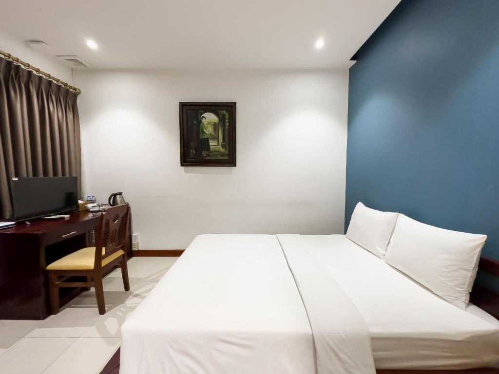 Hoang Yen Hotel - Phu My Hung - Junior Superior Room