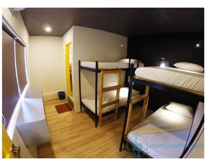 Postel nebo postele na pokoji v ubytování Revopackers Beds and Bunks