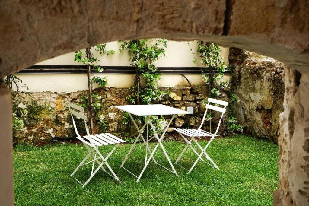 A garden outside Locanda Sette Fate SPA e Solarium