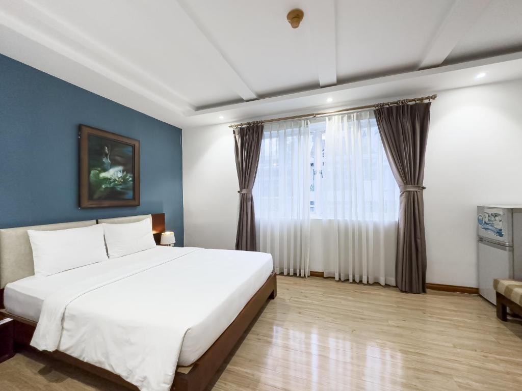 Hoang Yen Hotel - Phu My Hung - Deluxe Double Room