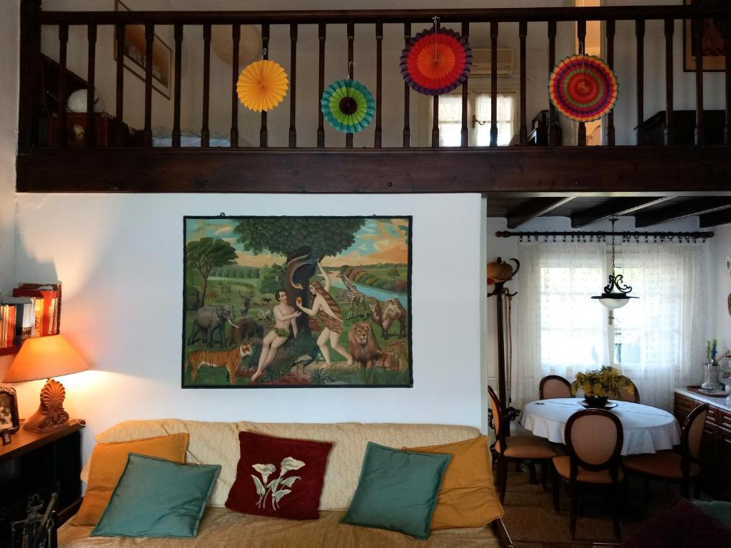 Część wypoczynkowa w obiekcie Aphrodite's Coast Retreat House!