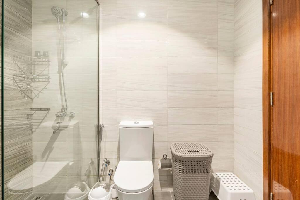 Koupelna v ubytování Luxury Downtown Apt 3Min From DM