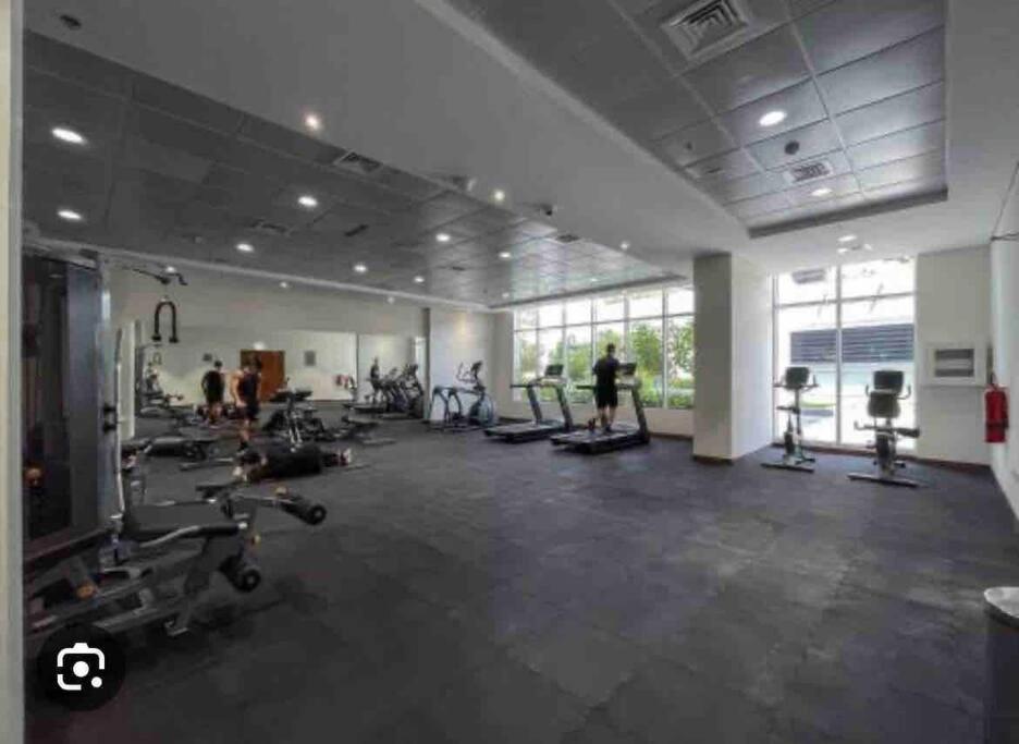 Fitness centrum a/nebo fitness zařízení v ubytování Luxury Downtown Apt 3Min From DM