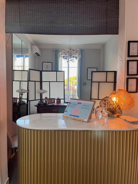 Fotografie z fotogalerie ubytování Hôtel Eden - La Baigneuse v destinaci Juan-les-Pins