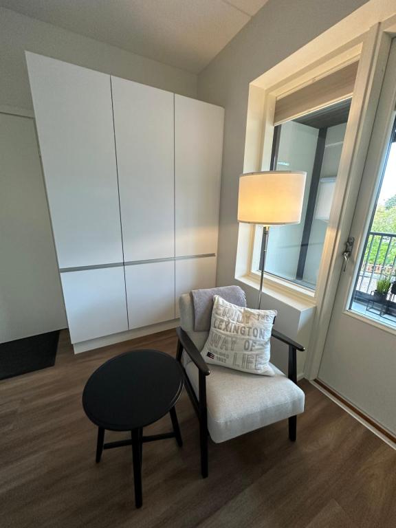 Posezení v ubytování Condo in the heart of Katariina, near Kotka City Center!