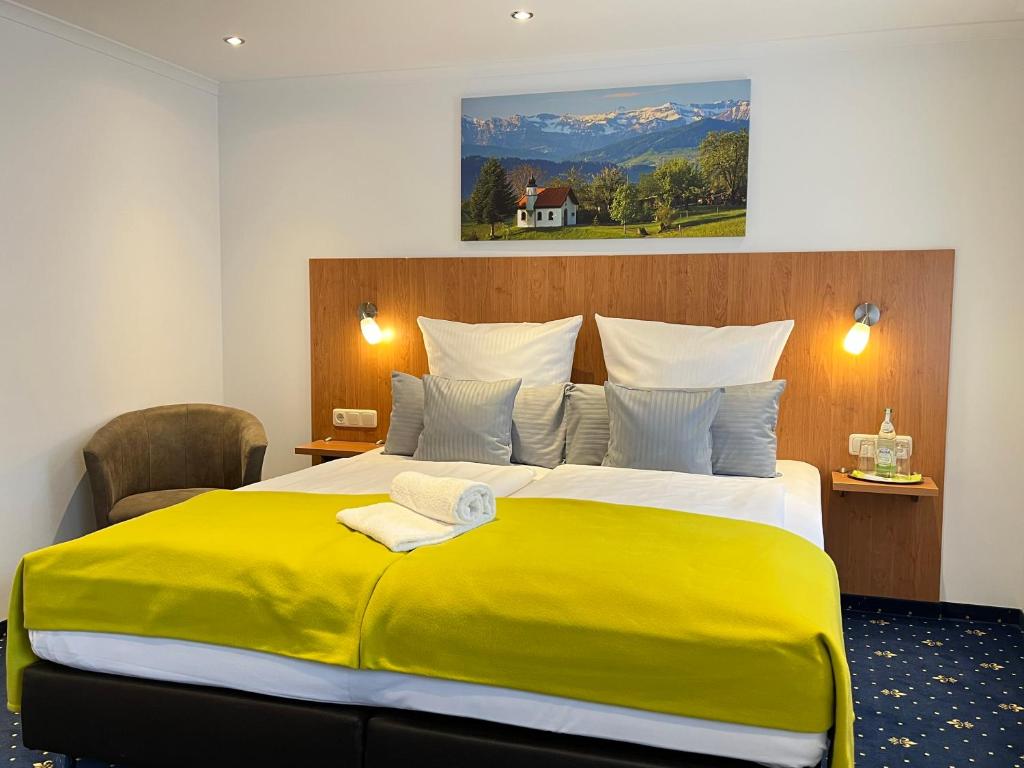 Postel nebo postele na pokoji v ubytování Hotel Post - regionales großes Frühstücksbuffet - auch GF & LF