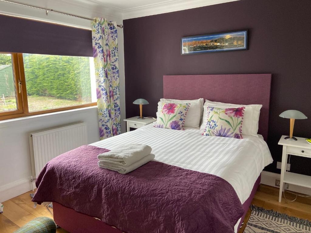 Postel nebo postele na pokoji v ubytování 26 Green Drive Inverness