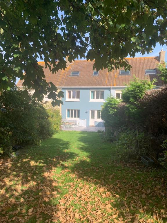 Vonkajšia záhrada v ubytovaní Entre mer et falaises - Equihen - Maison familiale avec jardin à 800 m de la mer